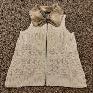 89th & Madison Women's Size S Sweater Vest Jacket Beige Faux Fur Collar